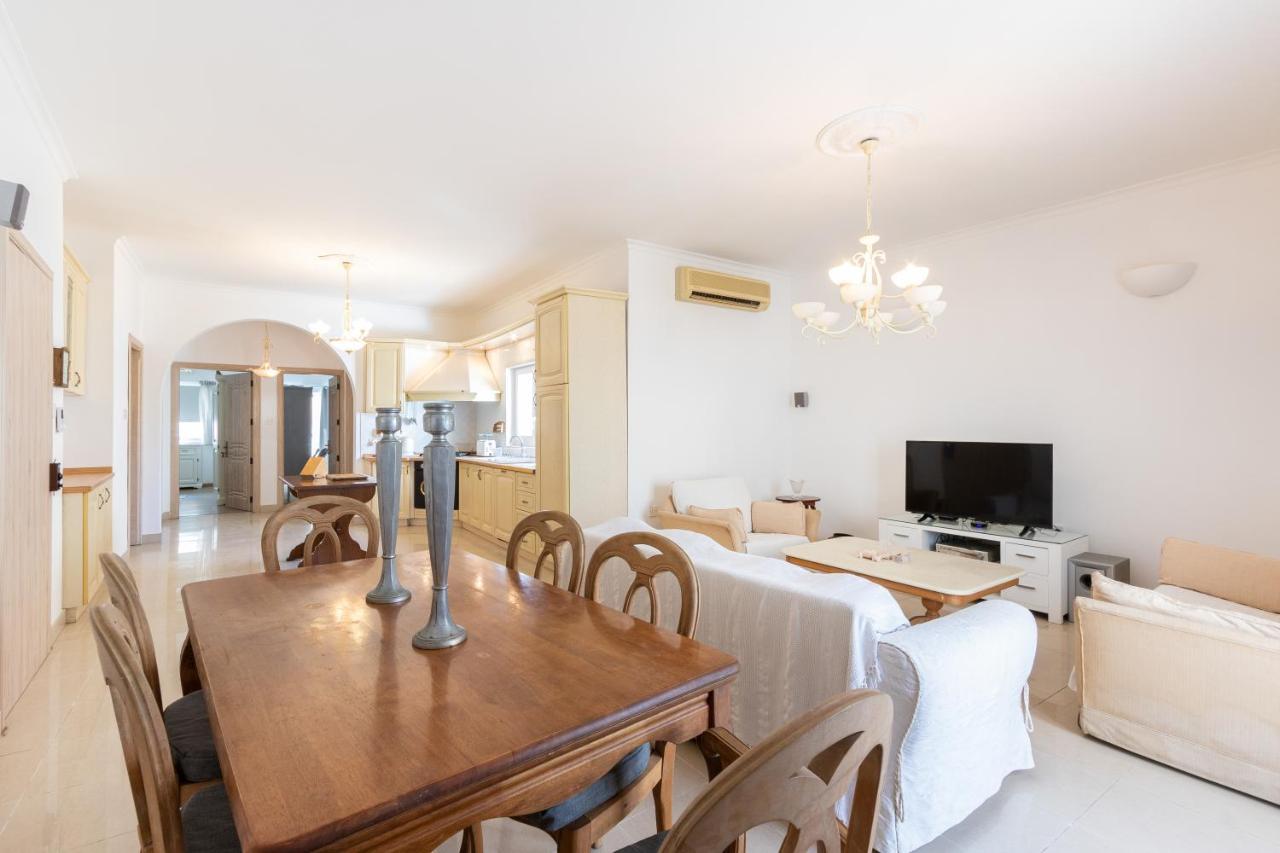 70/2- Spacious & Charming 3 Bedroom Apt In Sliema Exterior foto