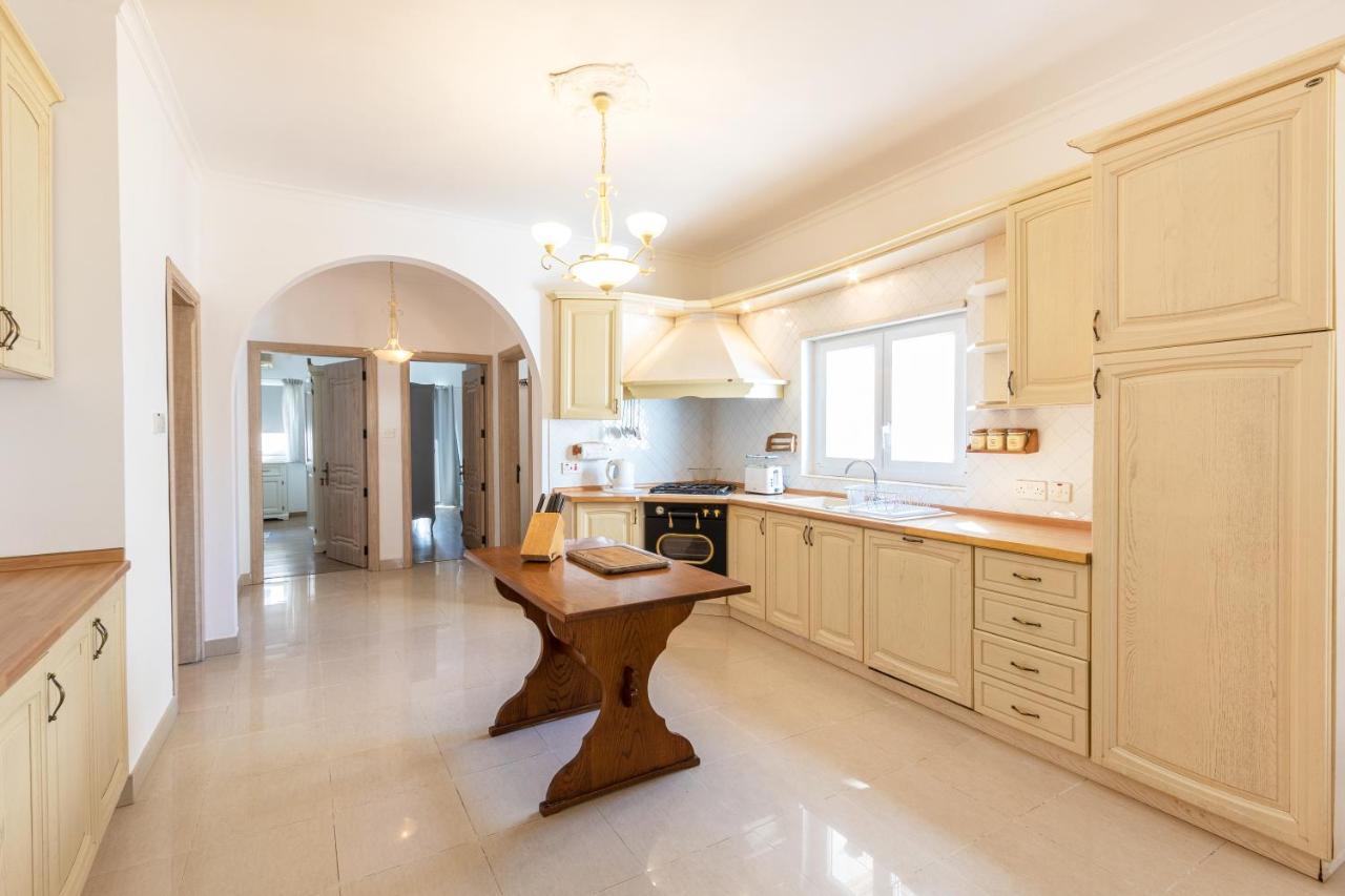 70/2- Spacious & Charming 3 Bedroom Apt In Sliema Exterior foto