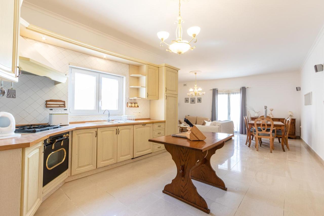 70/2- Spacious & Charming 3 Bedroom Apt In Sliema Exterior foto