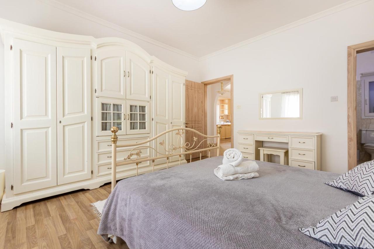 70/2- Spacious & Charming 3 Bedroom Apt In Sliema Exterior foto